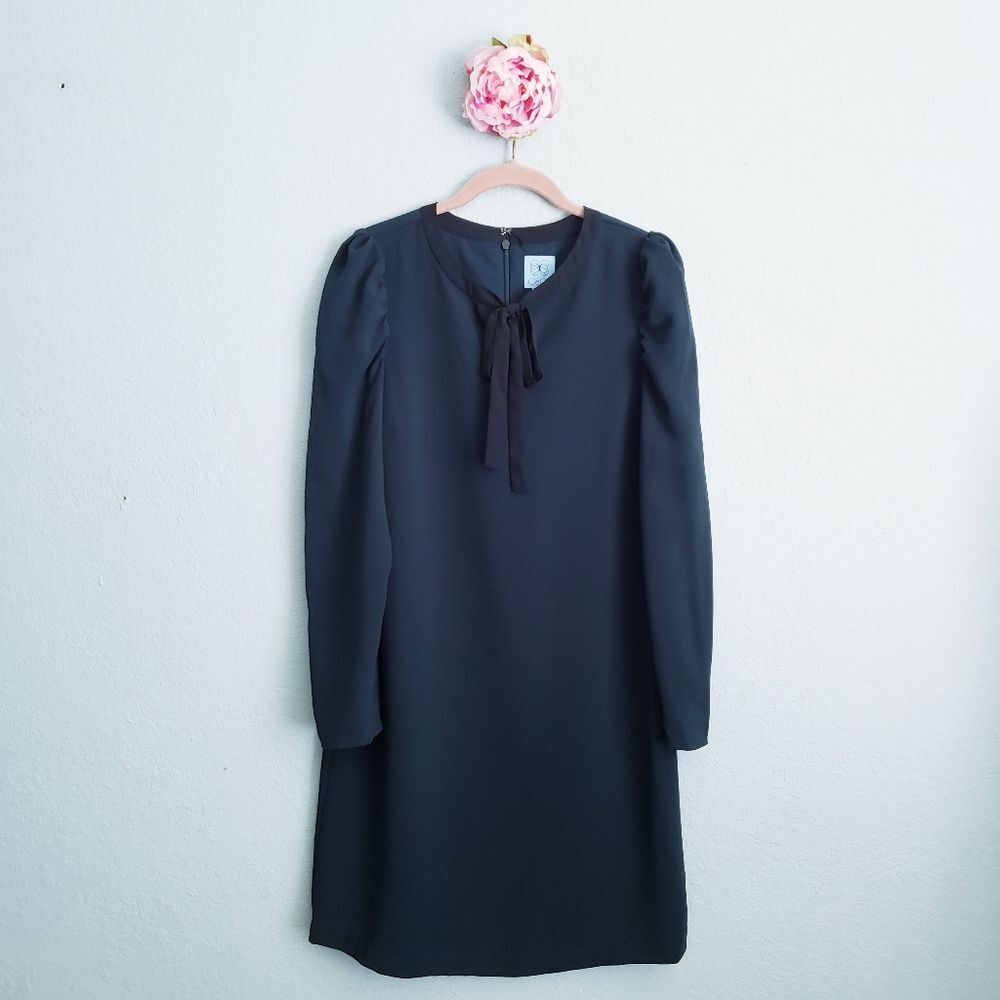 Cece Puff Sleeve Tie Neck Dress in spruce green - Picture 2 of 8